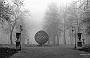Una strana scultura (1987)